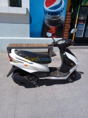 setif-algerie-motos-scooters-copie-yamaha-flame-2012