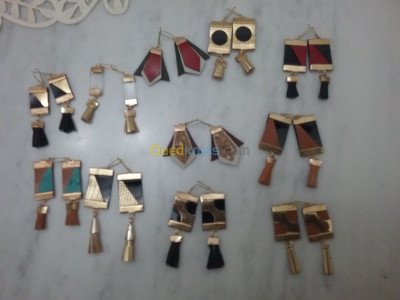 alger-centre-algerie-boucles-vends-d-oreilles-en-cuir-tenda