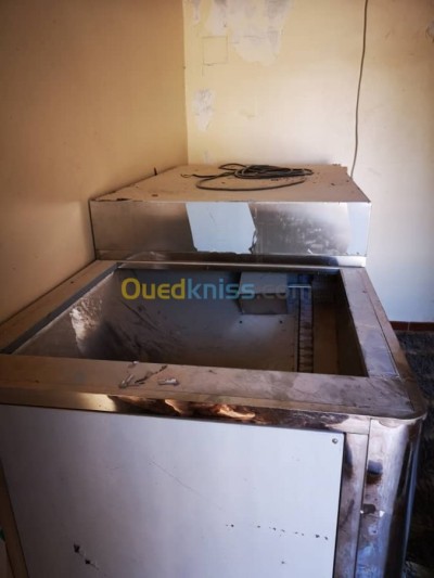 el-oued-reguiba-algerie-outillage-professionnel-dattes-dénoyautées