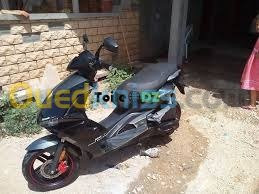 bejaia-algerie-motos-scooters-vms-drivr-2018