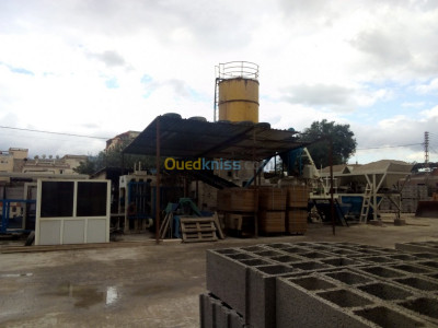 bejaia-algerie-batiment-construction-machine-fabrication-parpaings-qt6-15