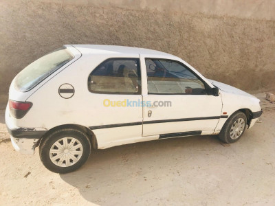تيارت-حمادية-الجزائر-سيارة-صغيرة-peugeot-306-1996