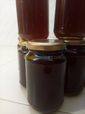 algiers-dar-el-beida-algeria-alimentary-miel-original-naturel