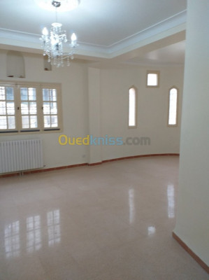 Rent Villa floor F4 Algiers Ben aknoun