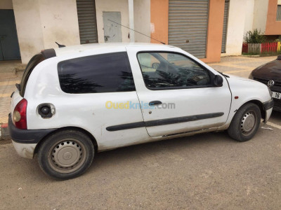 alger-draria-algerie-citadine-renault-clio-2-2001