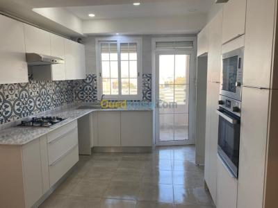 بيع شقة 4 غرف الجزائر دار البيضاء