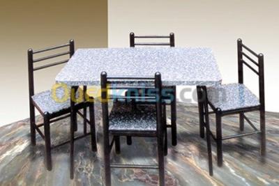 Table Rectangulaire + 4 Chaises 