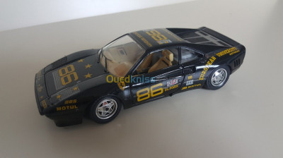 Voiture Ferarie  Burago GTO 1984 1/24 