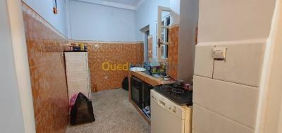 بيع شقة 3 غرف البليدة بني مراد