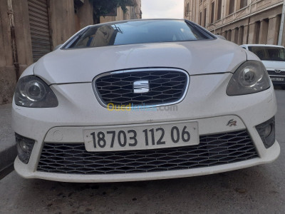 بجاية-الجزائر-سيدان-متوسطة-seat-leon-2012