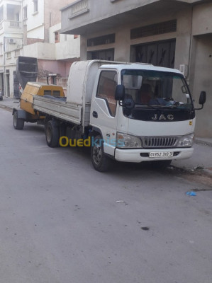 oran-bir-el-djir-algerie-batiment-construction-pompe-à-beton-avec-camion-jac