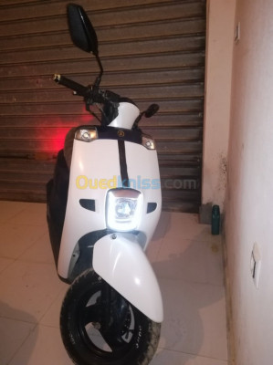 bejaia-algerie-motos-scooters-vms-cuxi-2018