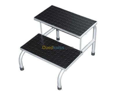 ESCABEAU À (02)  ET (3) MARCHES