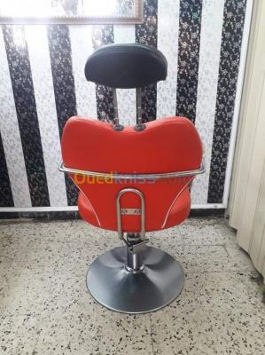 alger-bab-el-oued-algerie-chaises-de-coiffeur