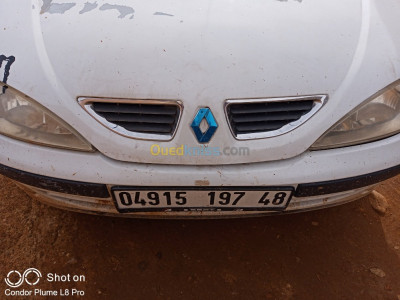 chlef-chettia-algerie-citadine-renault-megane-1-1997