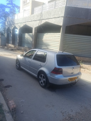 Volkswagen Golf 4 2000 Carat - Blida Algeria