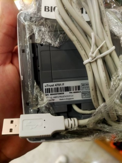 Biométrique_Lecteur de Carte à Puce à Double Interface uTrust 4701 F