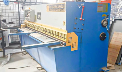 industrie-fabrication-presse-guillotine-2500-mm-misseghine-oran-algerie