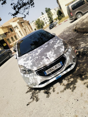 citadine-peugeot-208-2015-allure-facelift-mansourah-tlemcen-algerie