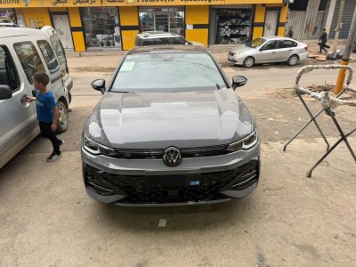 Volkswagen Golf 8 2025 R Black Edition 