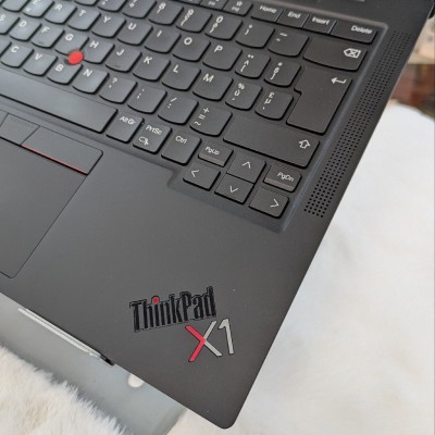Lenovo Thinkpad X1 Carbon Gen 11 i 5-1345U 16GB-256 ECRAN TACTILE