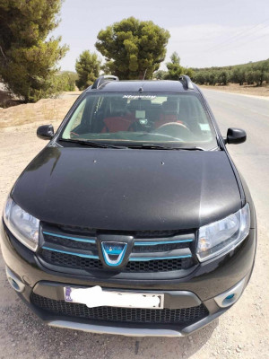 سيارة-صغيرة-dacia-sandero-2015-الحدادة-سوق-أهراس-الجزائر