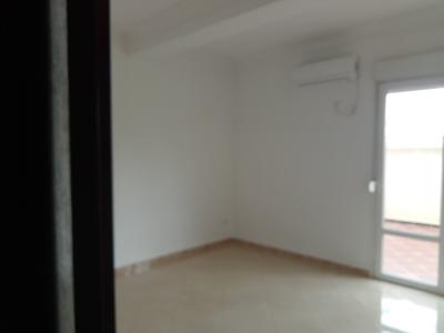 بيع شقة 3 غرف الجزائر بئر خادم