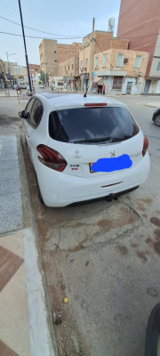 citadine-peugeot-208-2019-allure-facelift-bechar-algerie