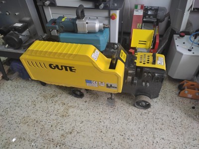 Cisaille électrique coudeuse électrique 