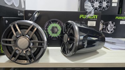 Haut Parleur Marin Wake Tower FUSION XS 200W 6.5 "LED RGB