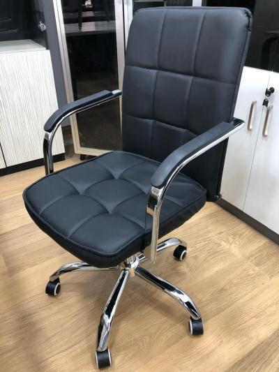 Chaise opérateur de bureau en sky noir 