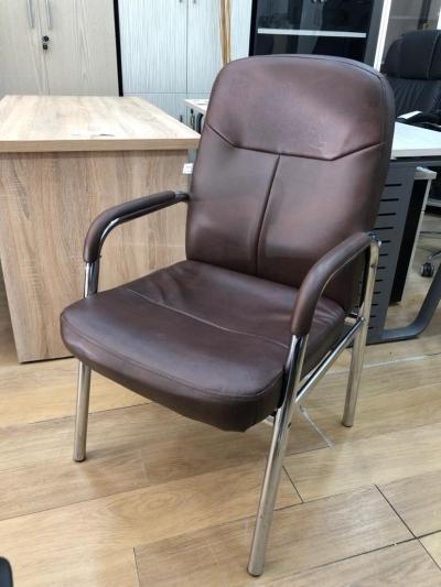 Chaise Visiteur en Sky Marron bien rembourrés