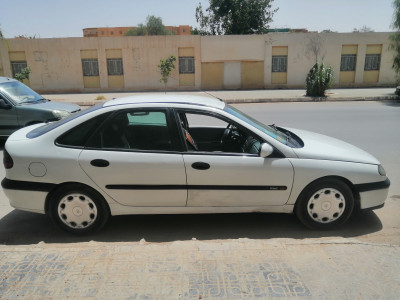 berline-renault-laguna-1-2000-msila-algerie