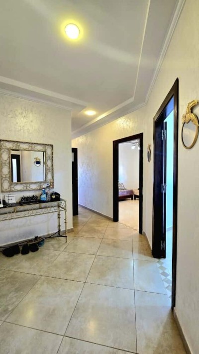 بيع شقة 4 غرف وهران وهران