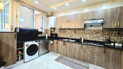 بيع شقة 4 غرف وهران وهران