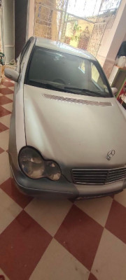 berline-mercedes-classe-c-2001-220-el-amra-ain-defla-algerie