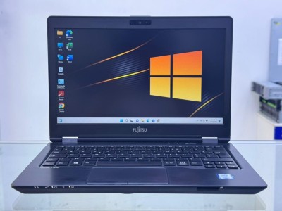 LAPTOP FUJITSU LIFEBOOK U729 CPU i5-8365U / RAM 08GB  / ECRAN 12.5" HD  / DISUE DUR 128GB SSD