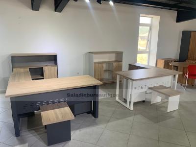 Bureau pied métallique 