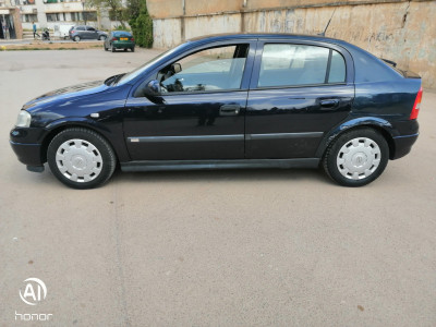 moyenne-berline-opel-astra-2002-tiaret-algerie