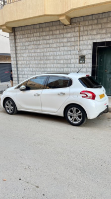 voitures-peugeot-208-2015-bien-oran-algerie