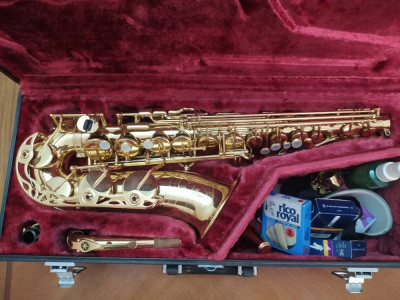 instrument-a-vent-saxophone-boufatis-oran-algerie