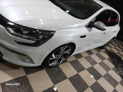 moyenne-berline-renault-megane-3-2019-gt-bouira-algerie