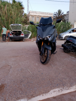 motos-scooters-yamaha-tmax-tech-max-2022-jijel-algerie