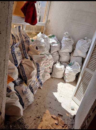 Travaux de démolition et décapage 