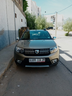 سيارة-صغيرة-dacia-sandero-2018-stepway-privilege-معسكر-الجزائر