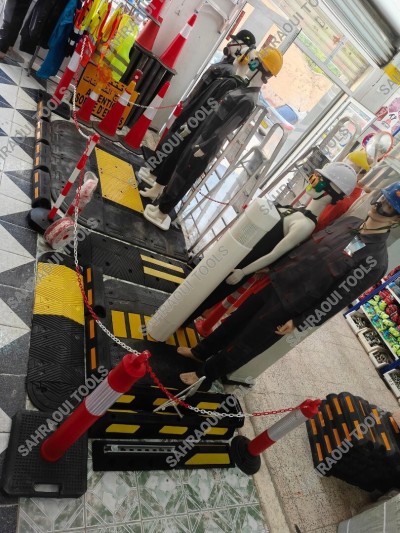 مستلزمات الحماية اللازمة للعمال