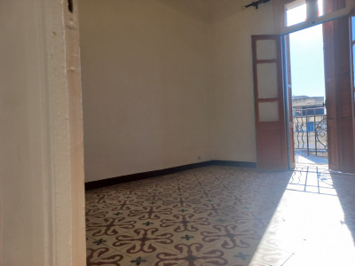 شقة-بيع-4-غرف-قسنطينة-الجزائر