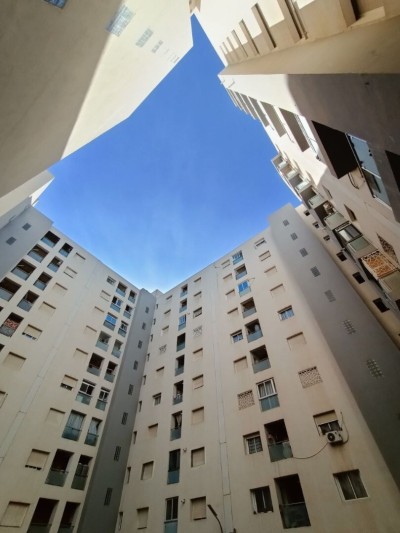 بيع شقة 4 غرف وهران بئر الجير