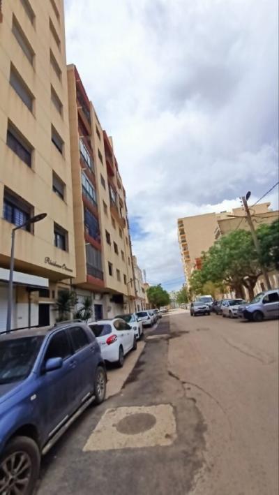 بيع شقة 3 غرف وهران بئر الجير