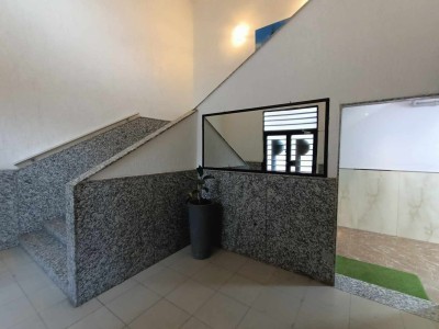 بيع شقة 4 غرف وهران وهران